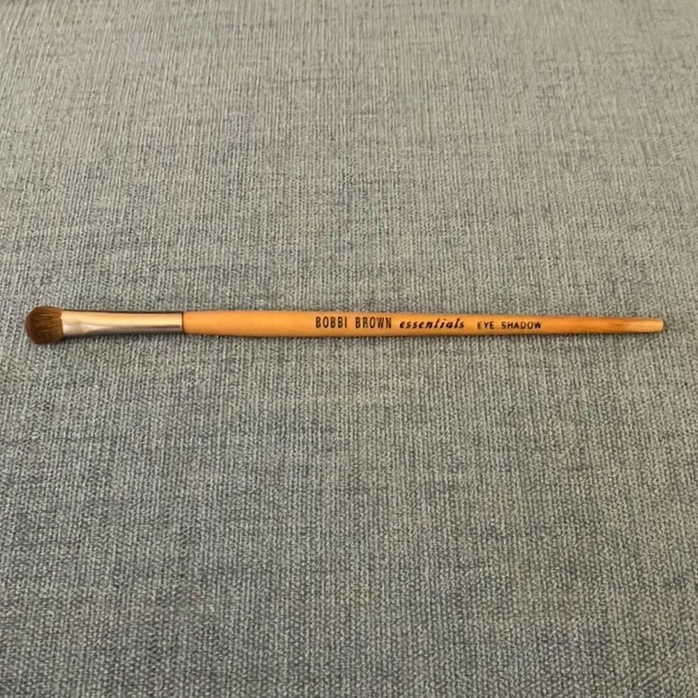 Bobbi Brown Essentials Eye Shadow Makeup Brush